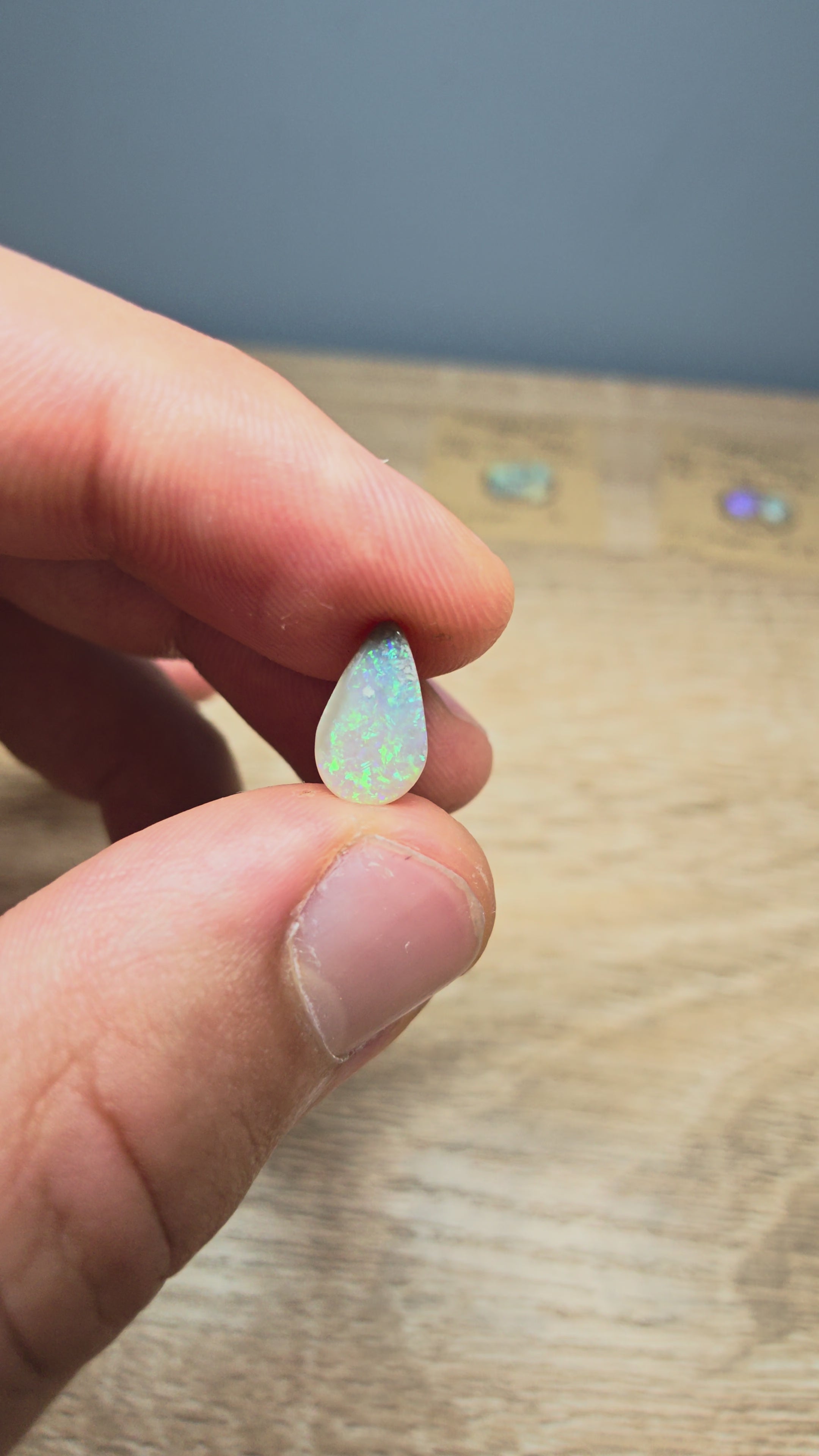 A944 - Glittery drop cut beauty.