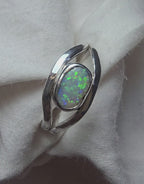 J005 - Opal elegance ring