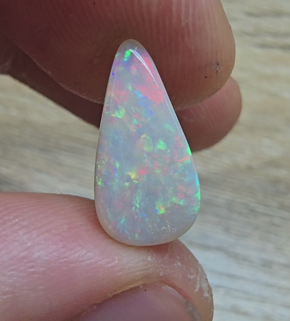A906 - Large softly glittering drop cut
