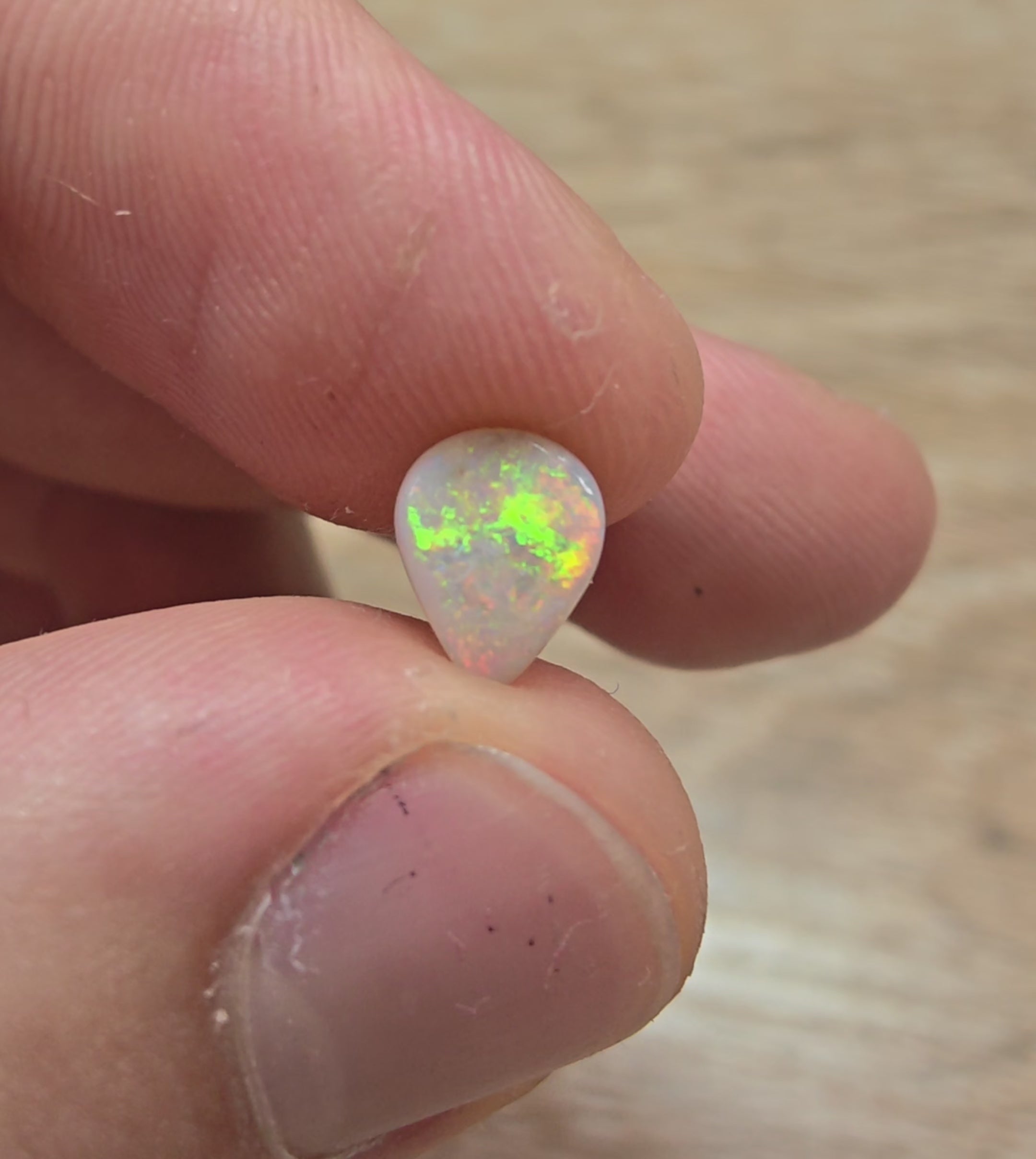 A959 - Drop cut bright red flash