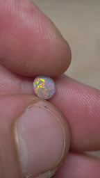 A1064 - Red and orange flash round cut