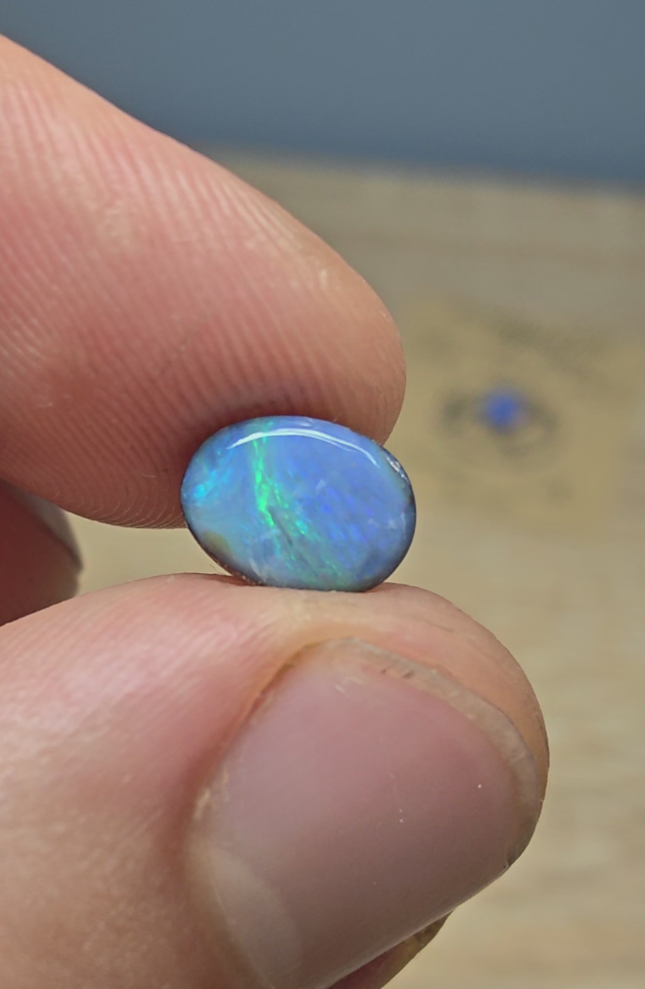 A950 - Round cut blue babe