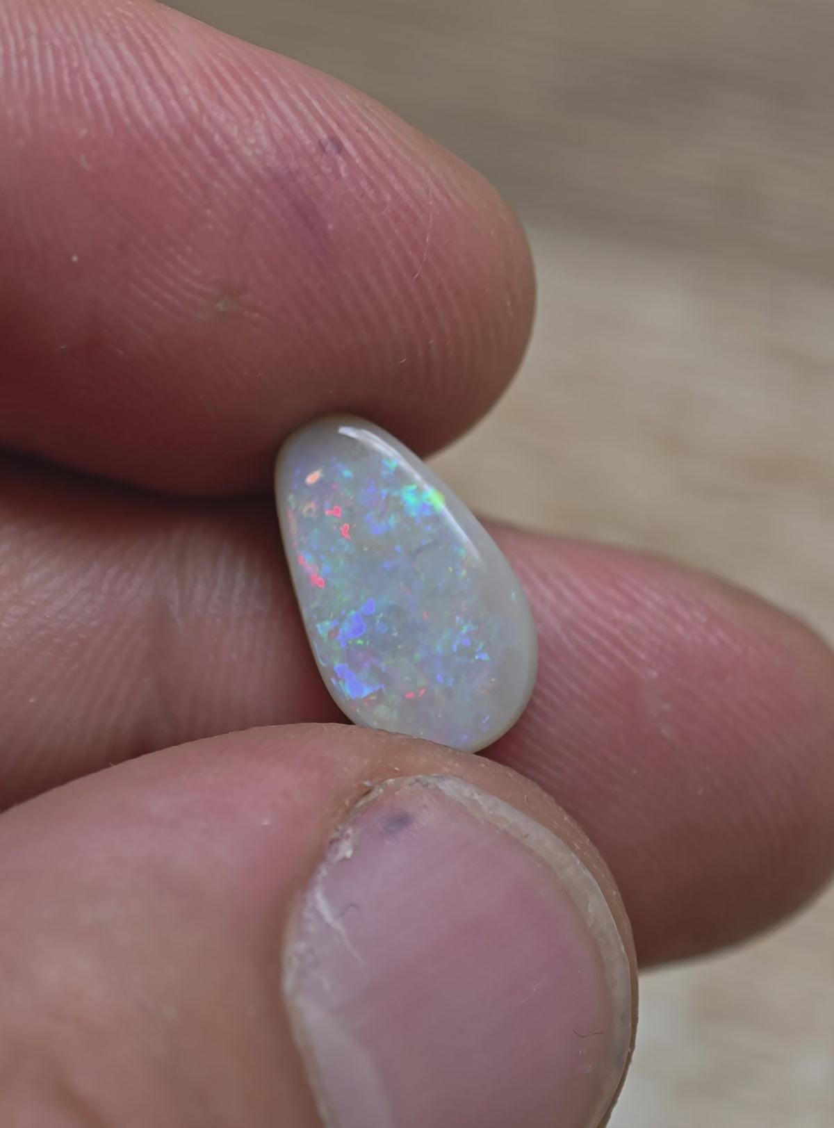 A1082 - Drop cut gentle glimmer