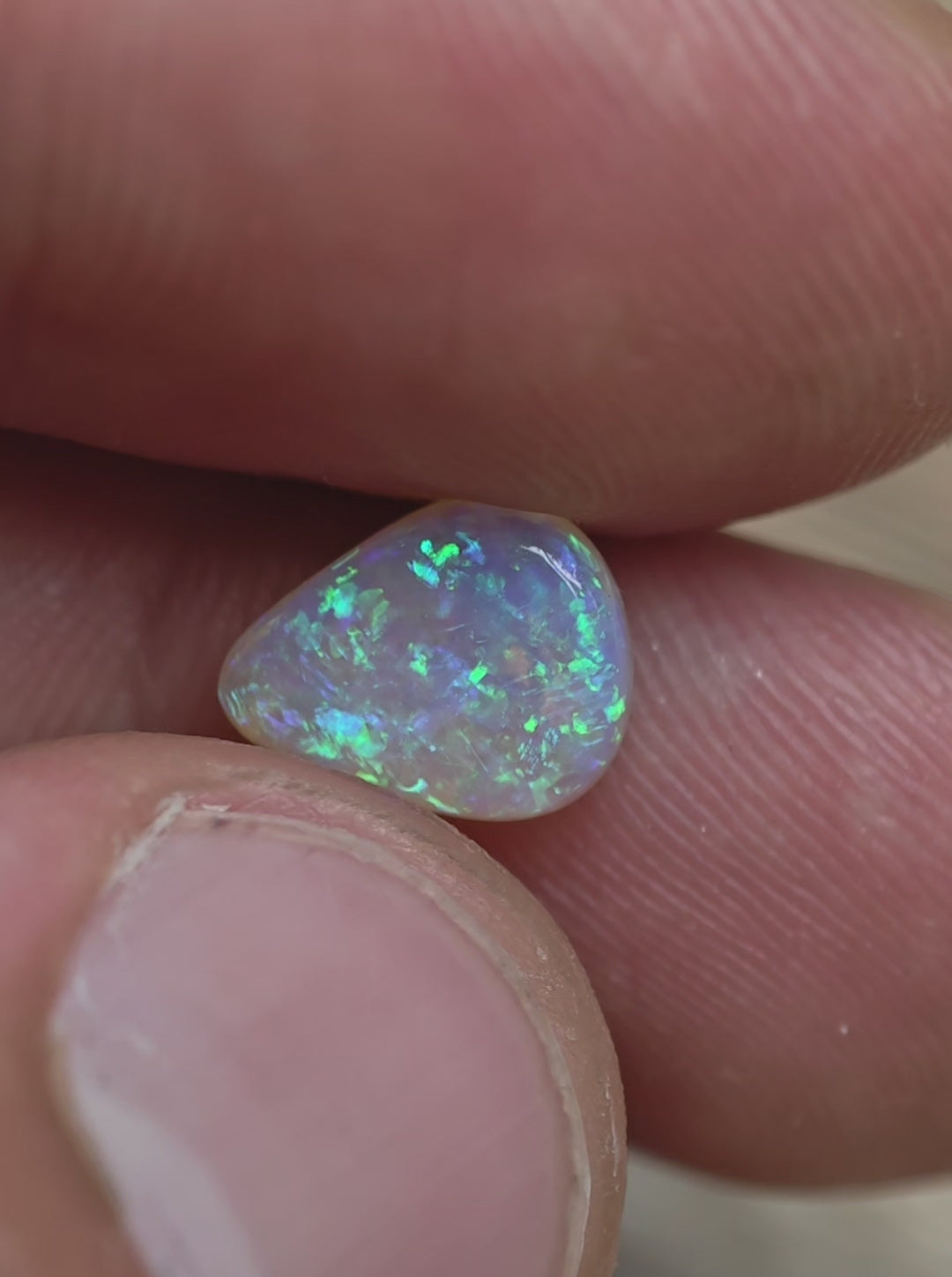 A999 - Sparkling beauty drop cut crystal