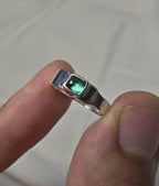 J020 - Australian Emerald on simple band