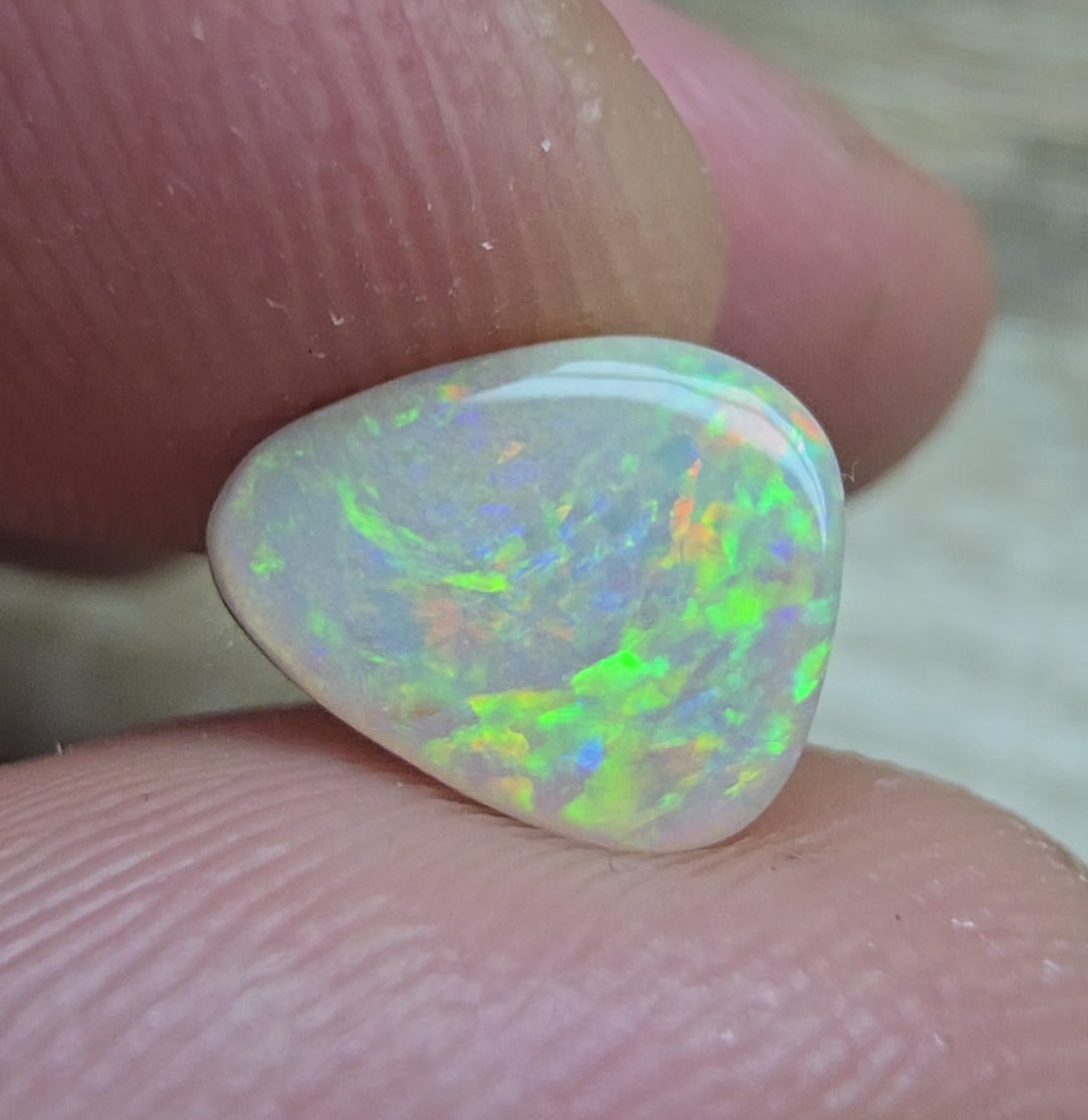 A755 - Bright and beautiful drop cut