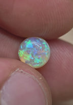 A982 - Round cut blue green crystal opal