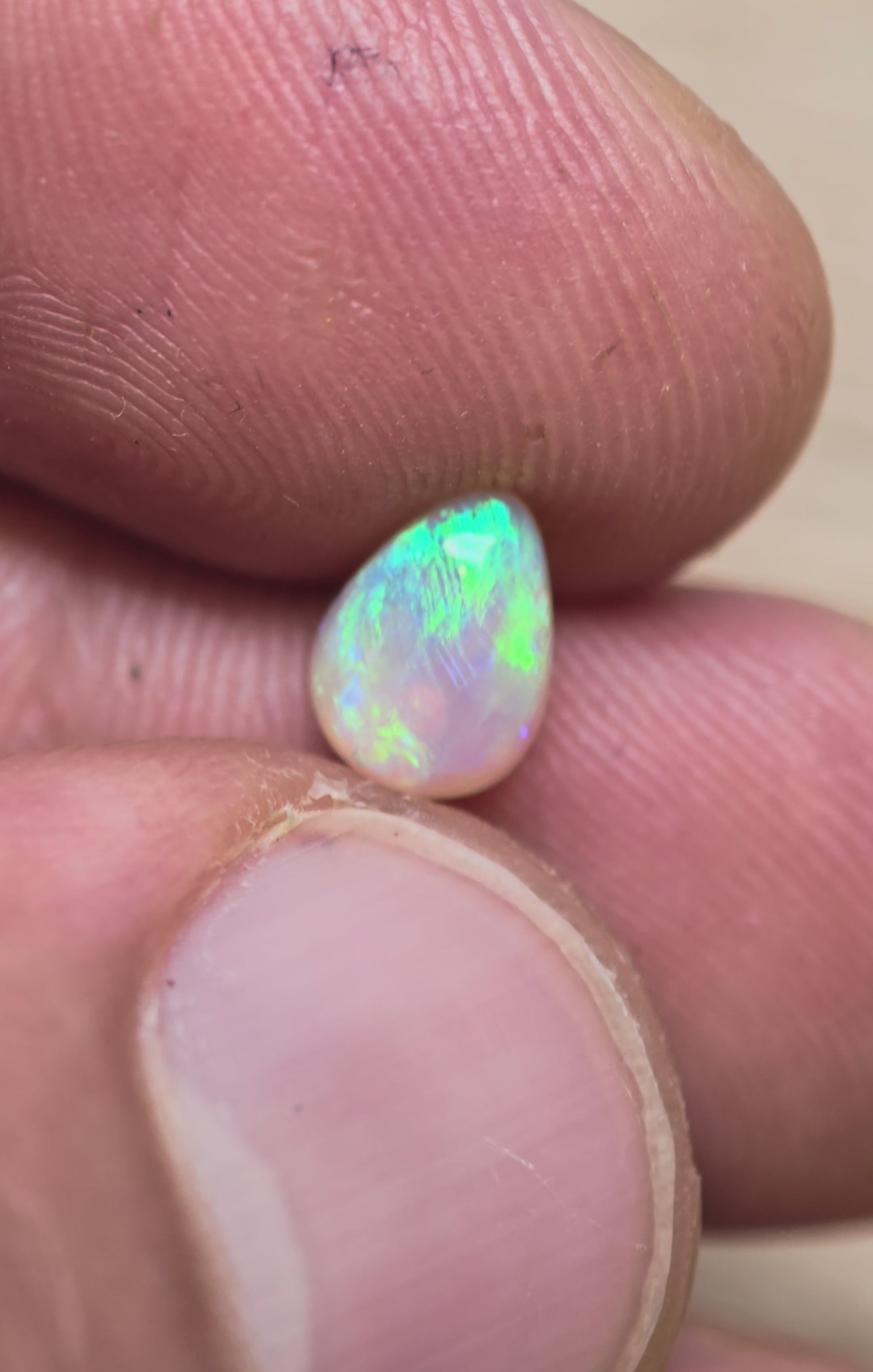 A1075 - Bright flash drop cut beauty
