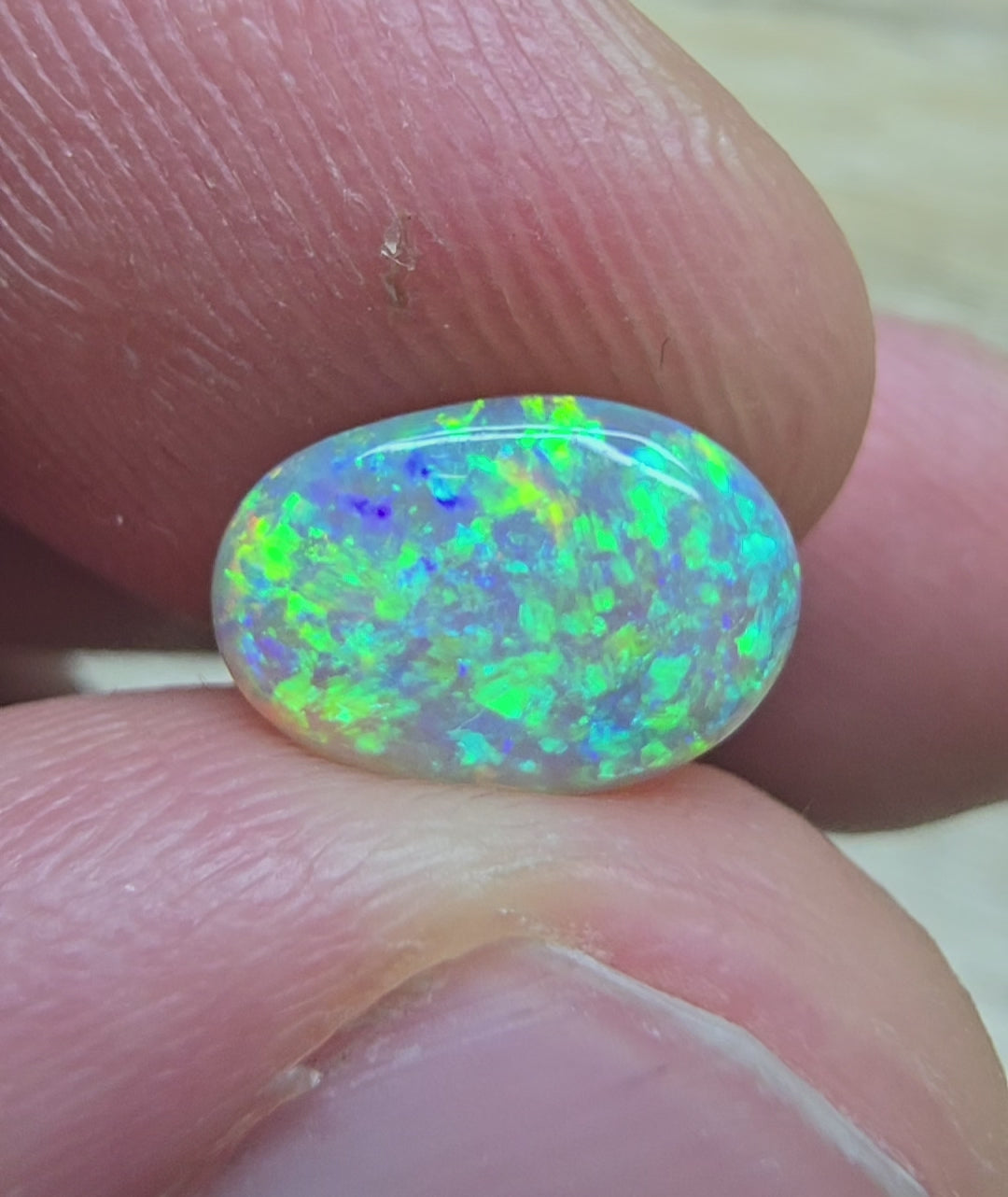 A772 - Brilliant sparkling crystal opal.