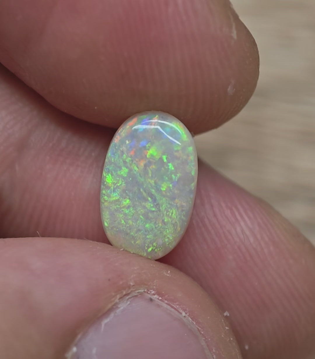 A973 - Crystal oval cut green flash