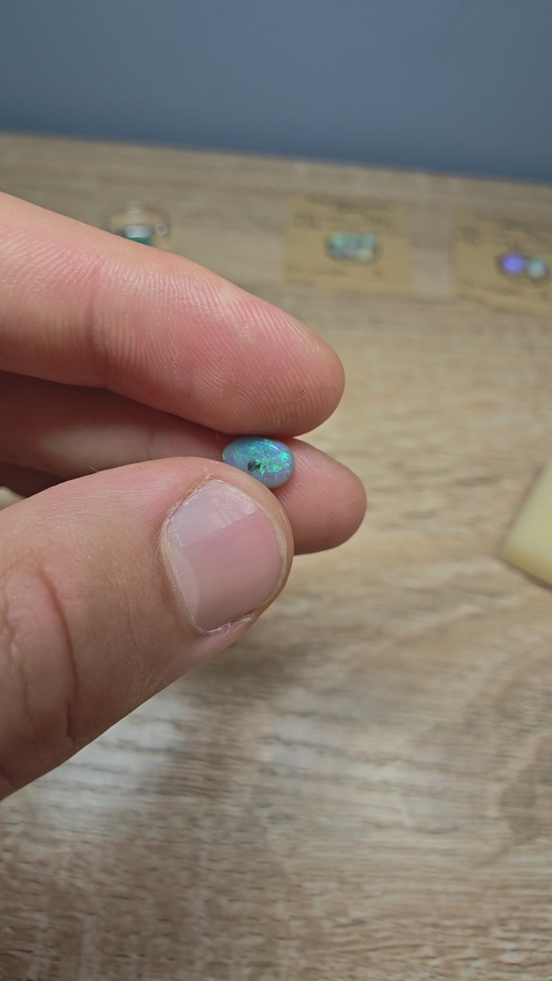 A948 - Flashy dark opal beauty