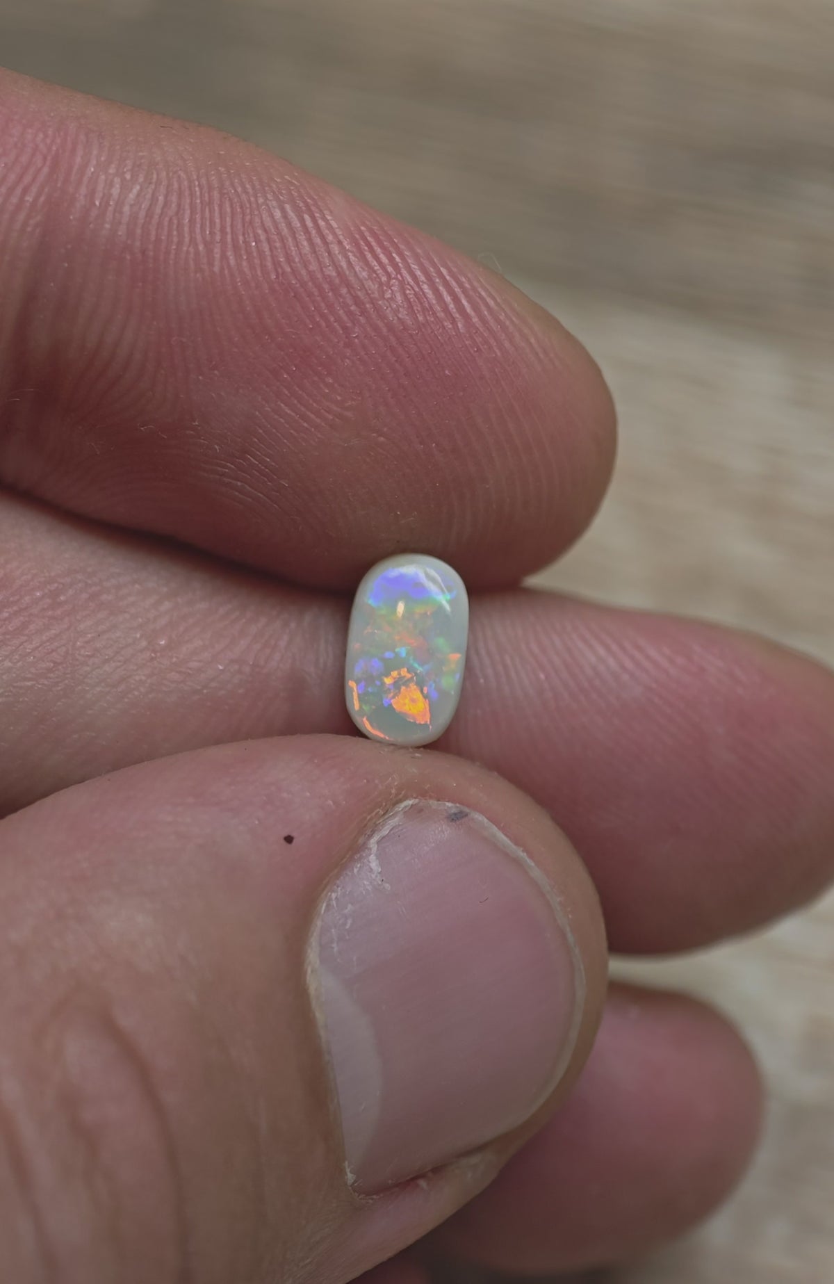 A1088 - Flashy and affordable ring stone