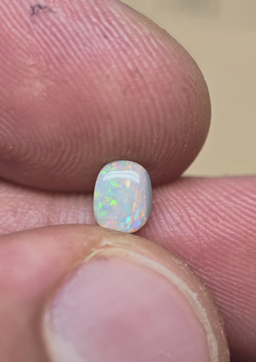A1070 - Red flashy small ring stone