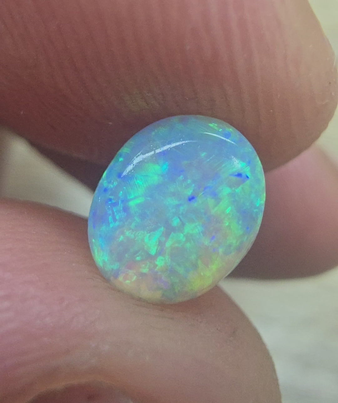 A734 - Round cut green flash