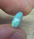 A872 - Drop cut dark opal