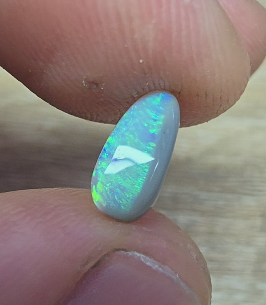 A872 - Drop cut dark opal