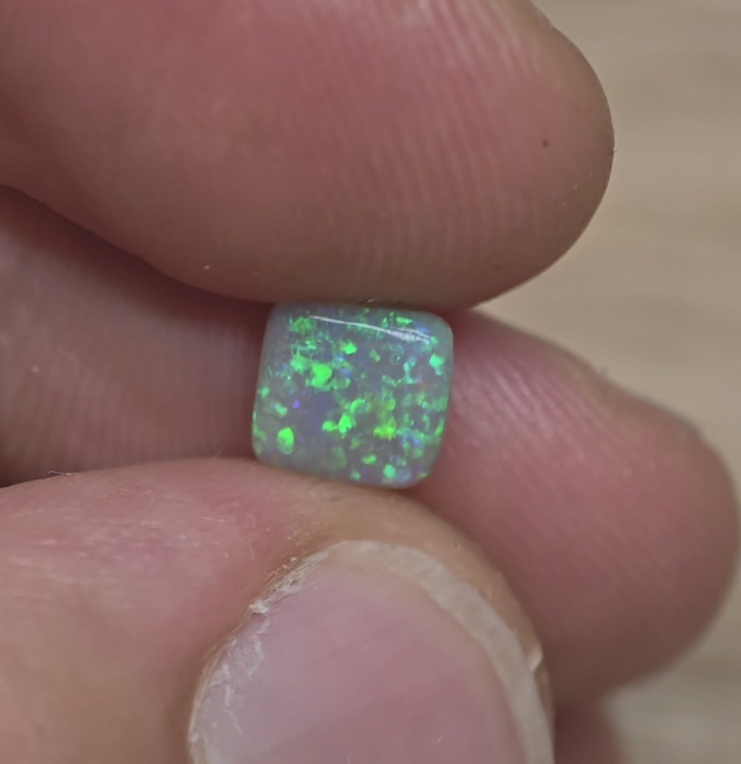 A1018 - Cushion cut dark base beauty