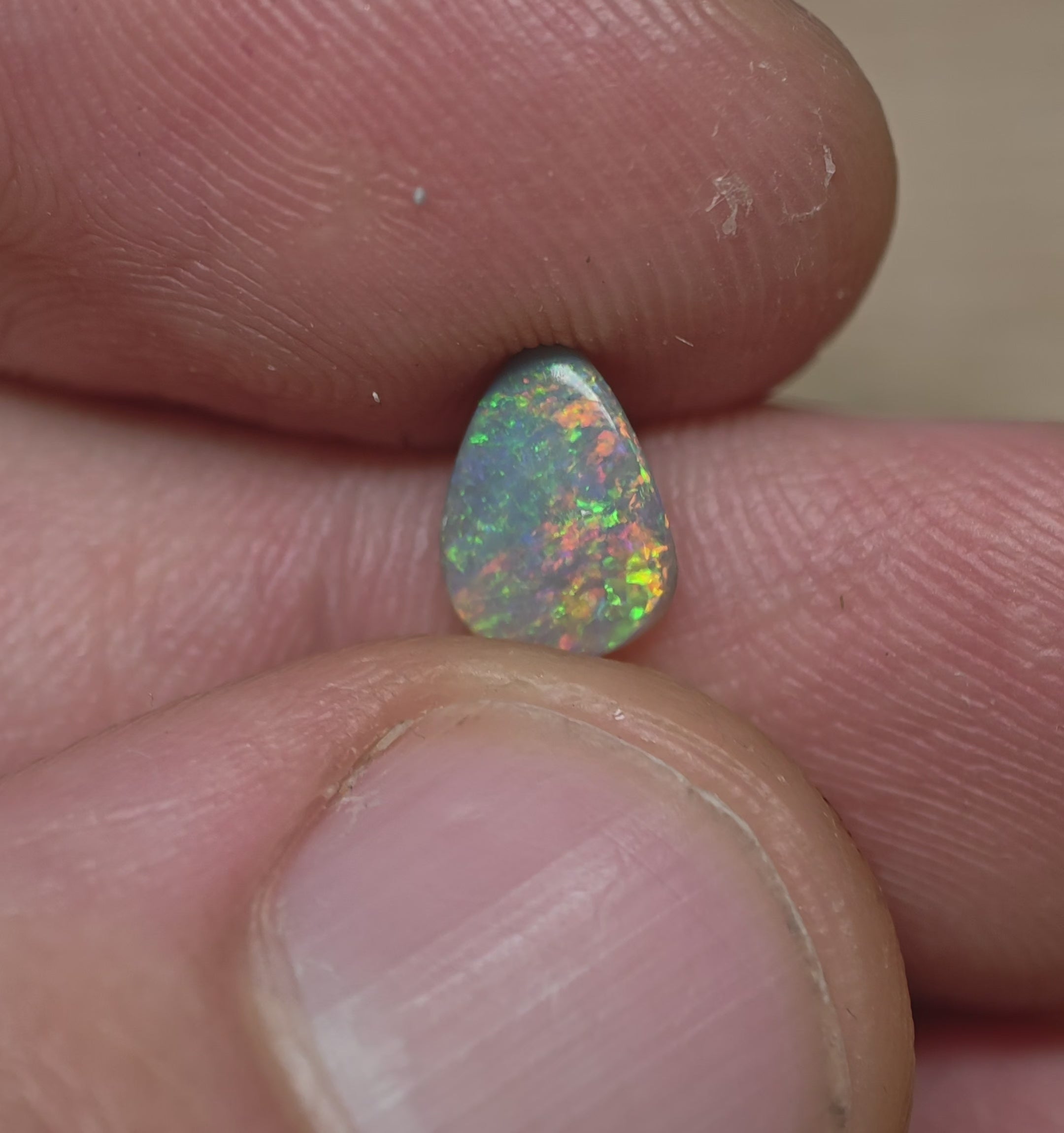 A1055 - Drop cut ring stone beauty