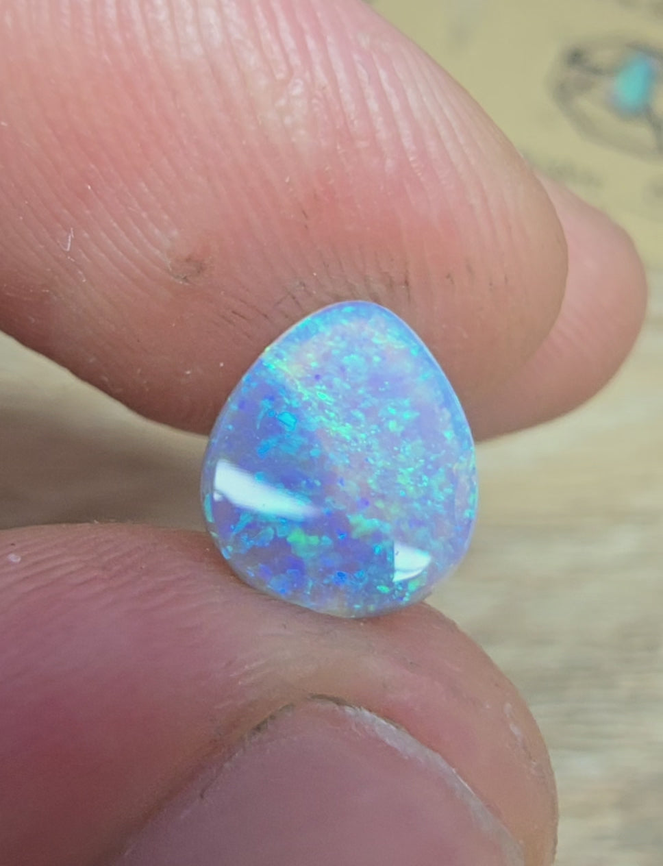 A876 - Stunning drop cut crystal opal