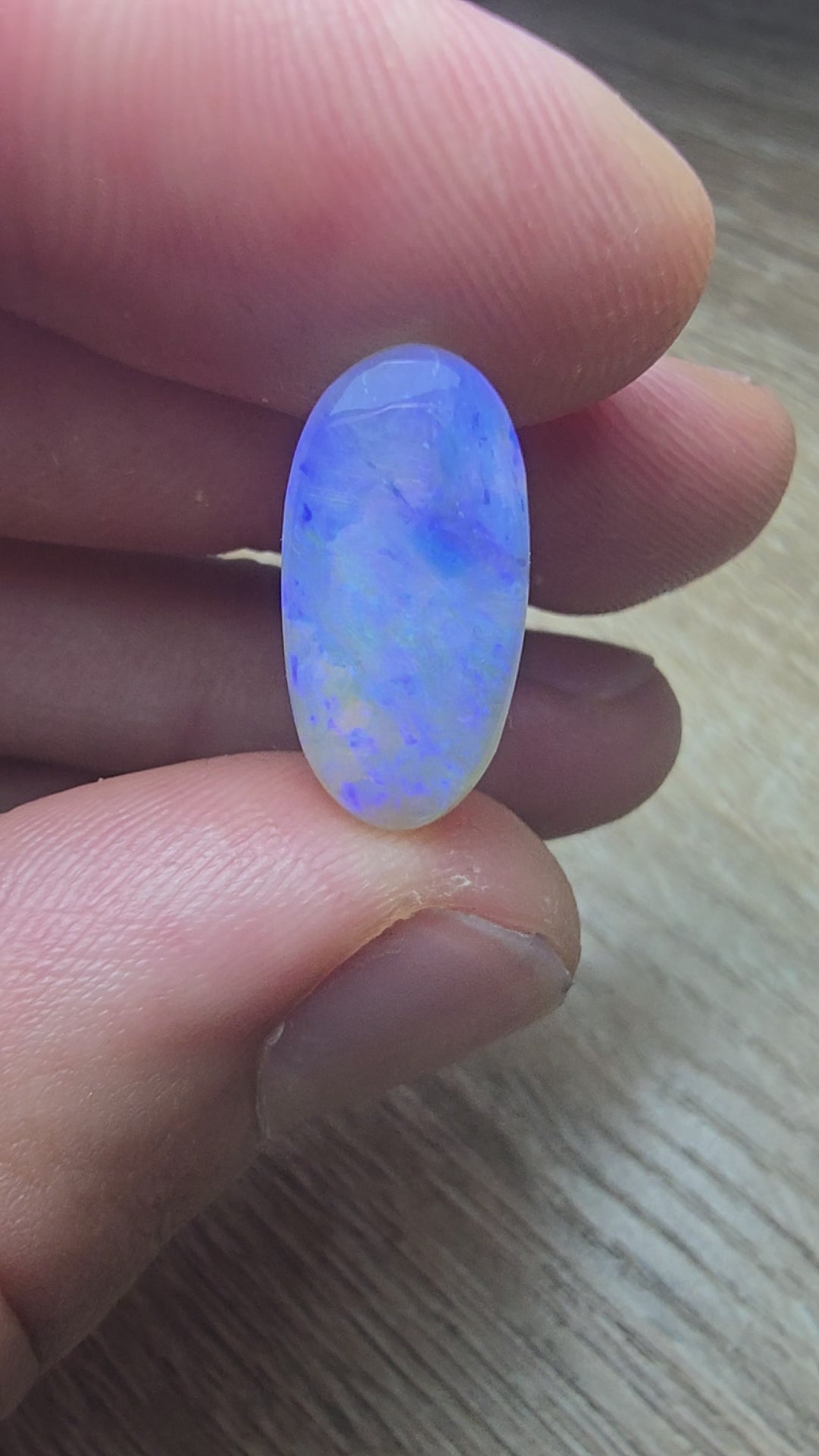 A714 - Large oval cut purple crystal