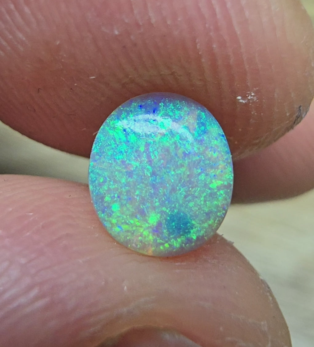 A799 - Green flashy pinfire round cut
