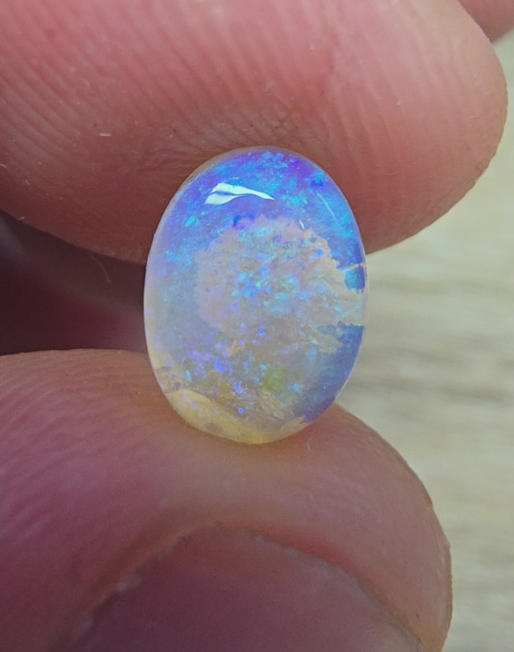 A902 - Oval cut soft crystal beauty