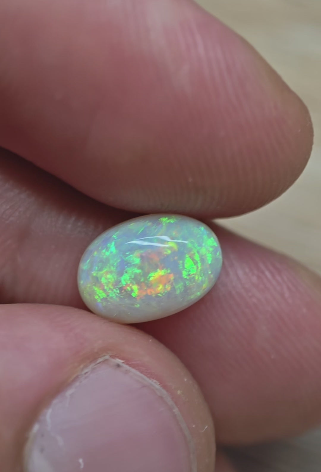 A986 - Oval high dome bright green flash