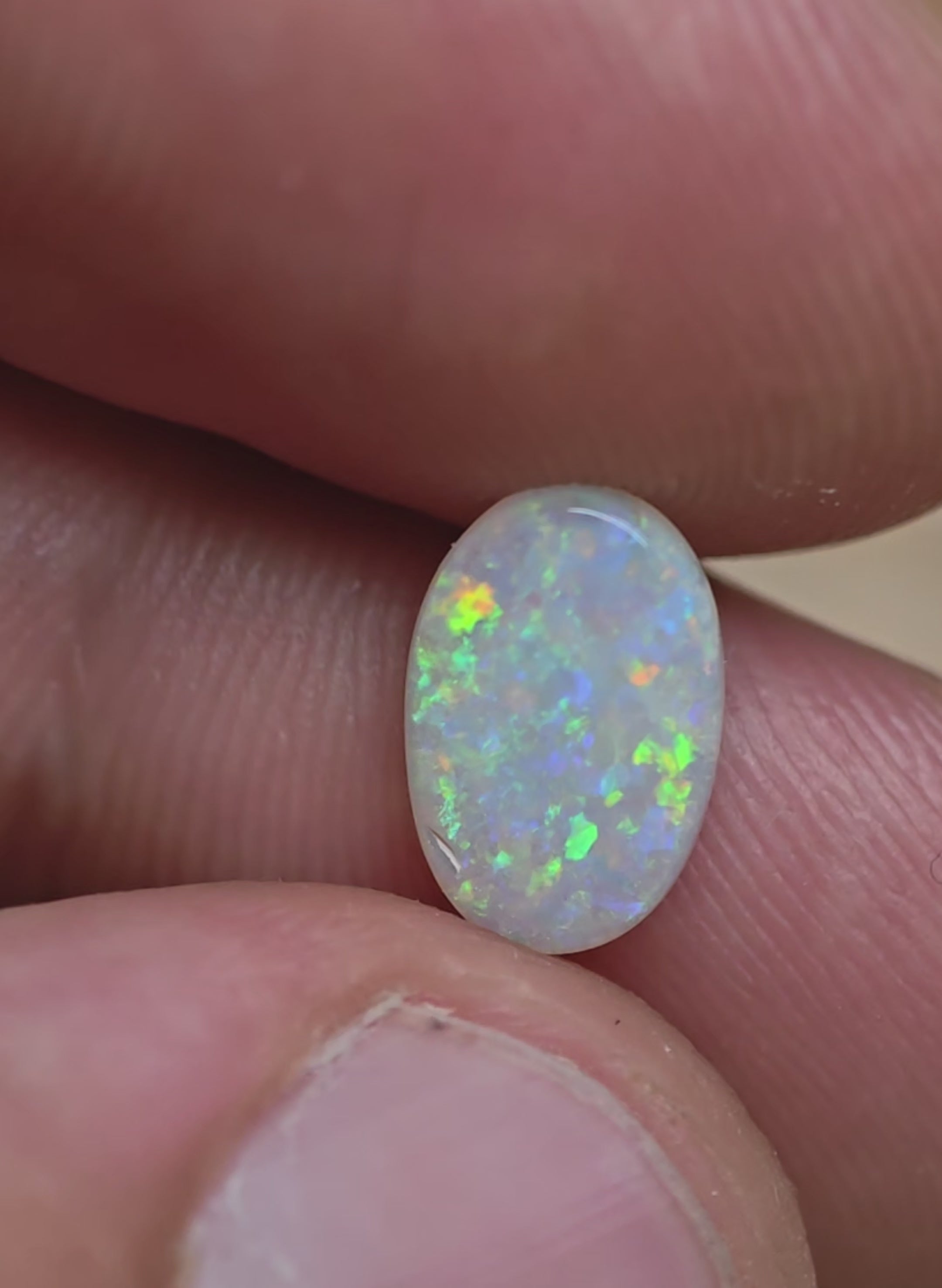 A987 - Bright sparkling oval cut crystal