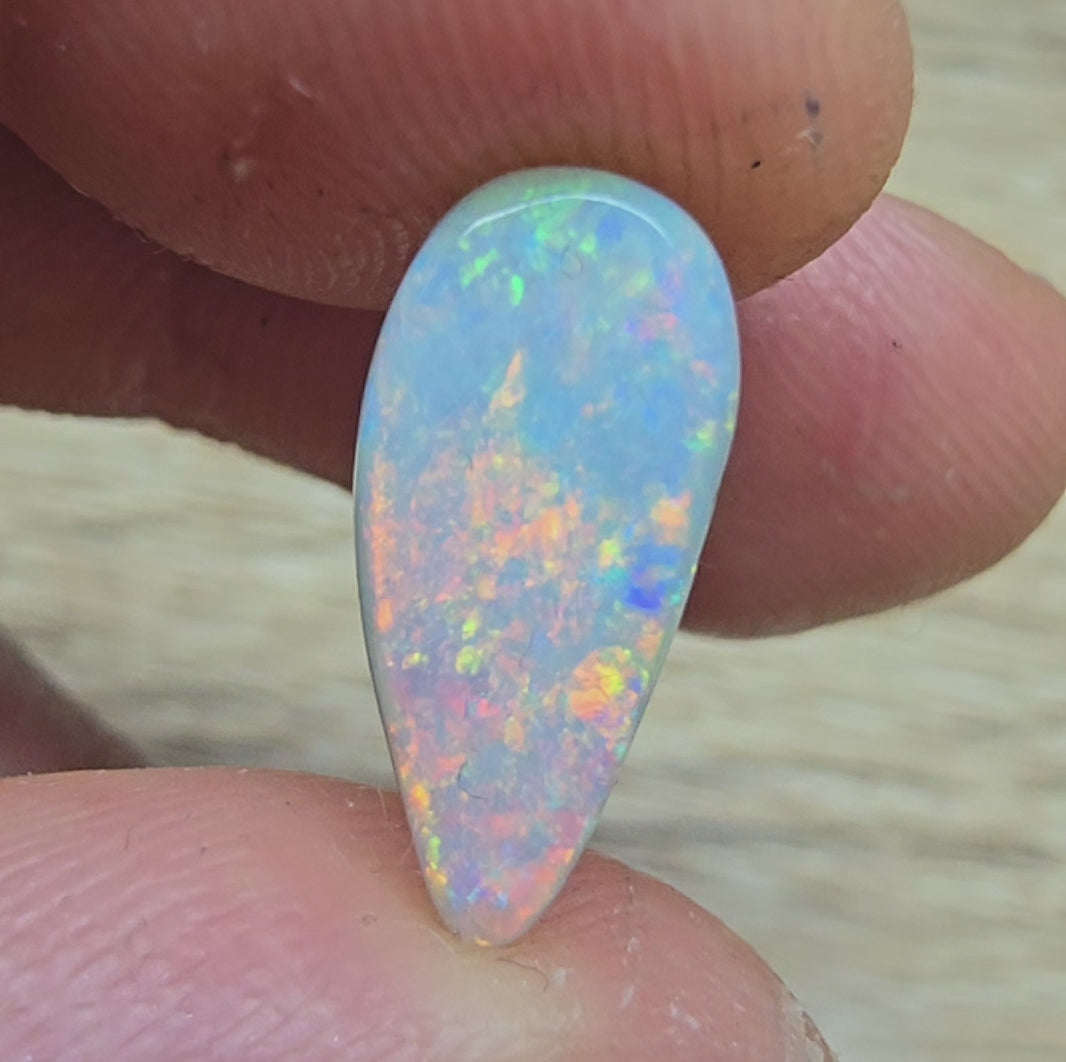 A909 - Freeform flowing drop cut beauty